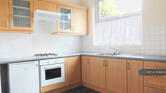 1 Bedroom Flat To Rent In Ladybarn Crescent, Manchester, M14