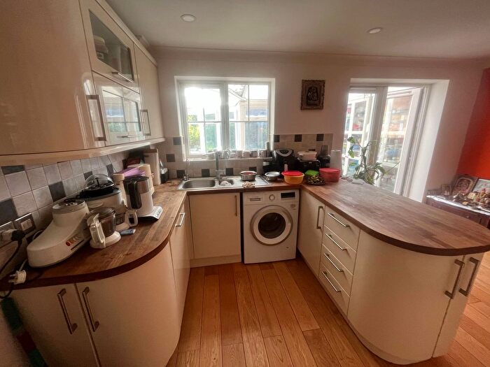 3 Bedroom Detached House To Rent In Deverills Way, Slough, SL3