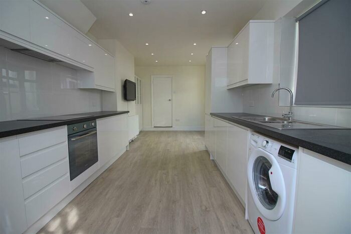 3 Bedroom House To Rent In Thorpe Road, London, E17