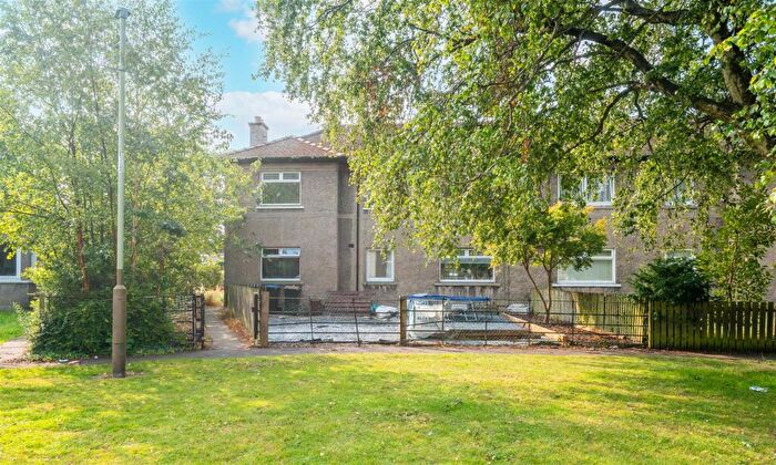 3 Bedroom Flat For Sale In Carnegie Place, Perth, PH1