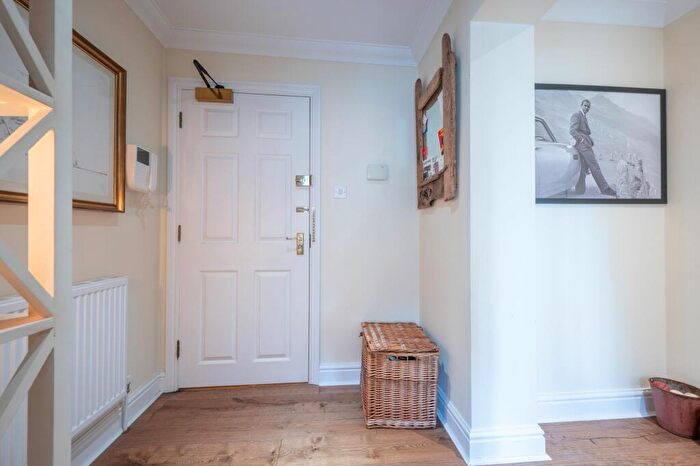 2 Bedroom Apartment For Sale In Warwick Road, Stratford-Upon-Avon, CV37