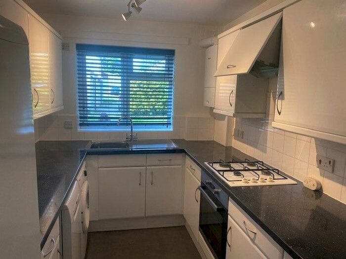 1 Bedroom Flat To Rent In The Avenue, Worcester Park, KT4