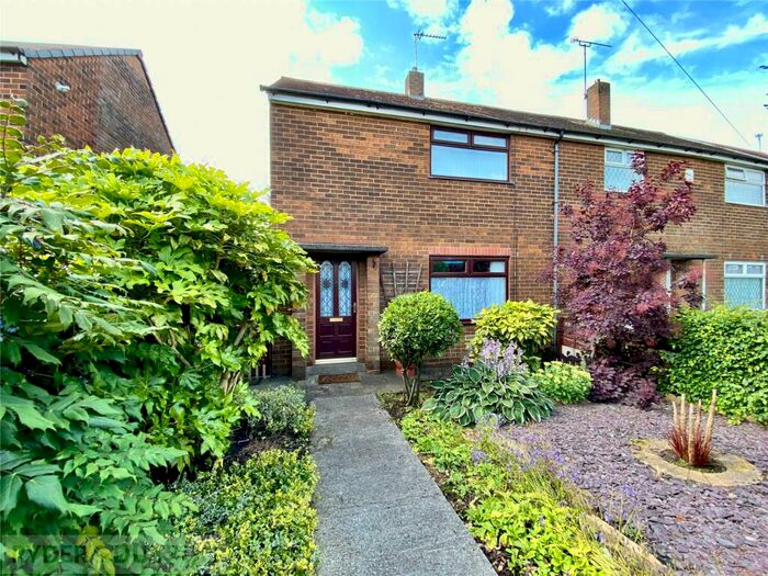 2 Bedroom Town House To Rent In Abbey Hills Road, Abbey Hills, Oldham, OL8