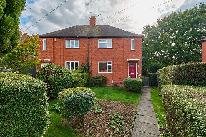 Semi-Detached House For Sale In Wrekin View, Madeley, Telford, Shropshire, TF7