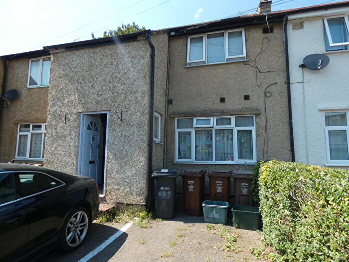 1 Bedroom Flat To Rent In Kings Road, London Colney, St. Albans, AL2