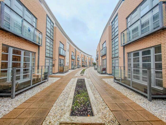 2 Bedroom Flat To Rent In Thames Reach, West Thamesmead, London, SE28