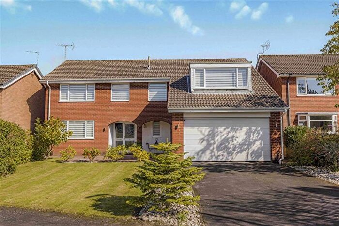 5 Bedroom Detached House For Sale In Sycamore Crescent, Macclesfield, SK11
