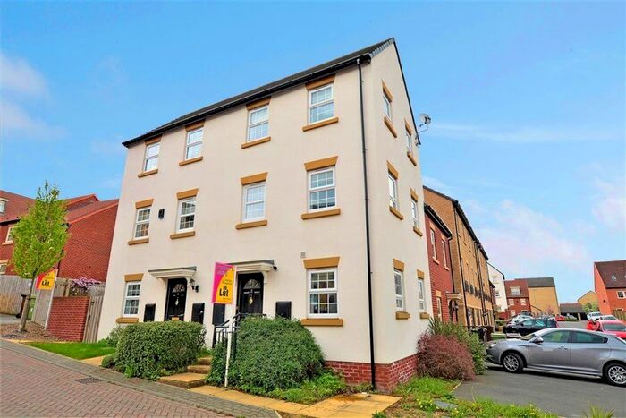 2 Bedroom Town House To Rent In Barford Gardens, Ackworth, WF7