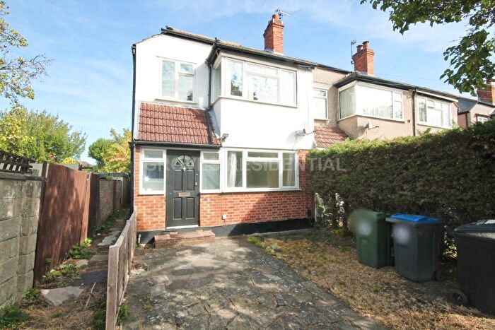 3 Bedroom End Of Terrace House To Rent In Cromwell Avenue, New Malden, KT3