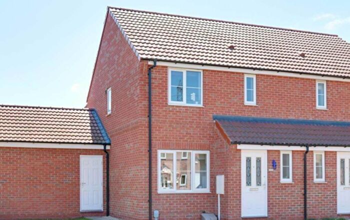 3 Bedroom Semi-Detached House To Rent In Richmond Way, Kingswood, Hull, East Riding Of Yorkshi, HU7