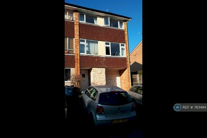 5 Bedroom End Of Terrace House To Rent In Dollis Drive, Farnham, GU9