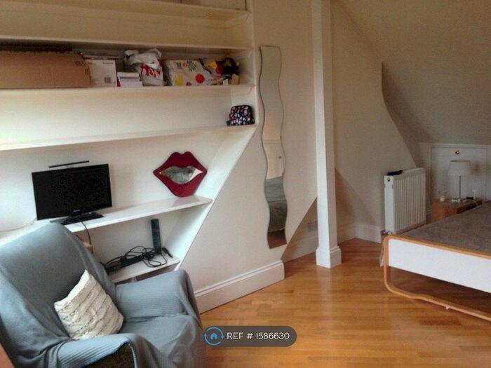 Studio To Rent In Loft Studio, London, SW6