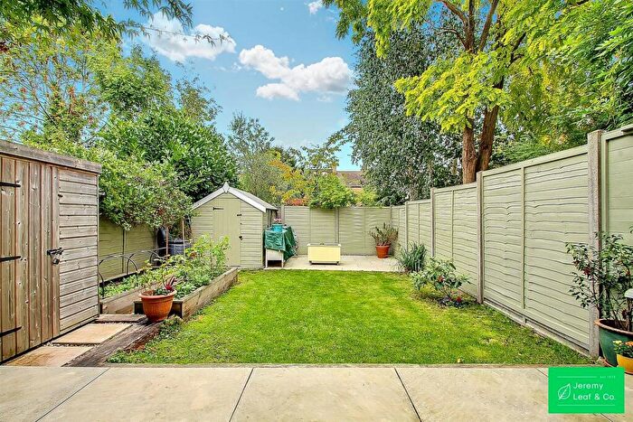 1 Bedroom Flat For Sale In Ashurst Road, London, N12