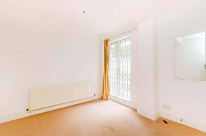 2 Bedroom Flat To Rent In Harecourt Road, Highbury And Islington, London, N1