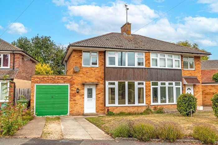 3 Bedroom Semi-Detached House For Sale In Palmers, Wantage, OX12