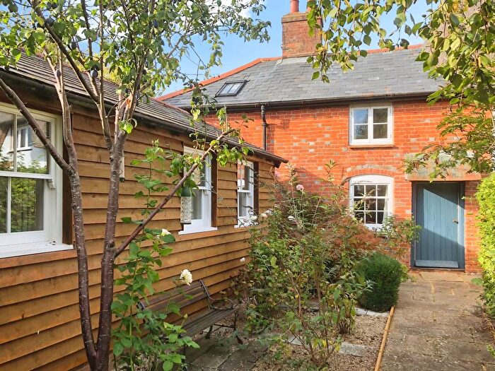 3 Bedroom Semi-Detached House To Rent In The Thicket, Newbury, RG20