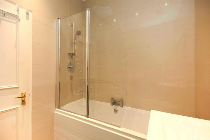 2 Bedroom Apartment To Rent In (£pppw)Grainger Street, City Centre, Newcastle Upon Tyne, NE1