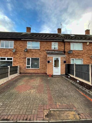 3 Bedroom House To Rent In Southchurch Drive Clifton, NG11