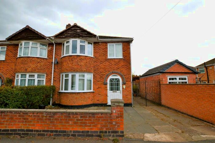 4 Bedroom Semi-Detached House To Rent In Bradgate Drive, Wigston, LE18