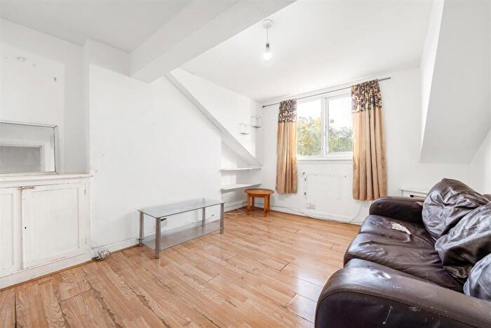 1 Bedroom Flat For Sale In High Street, Penge, London, SE20
