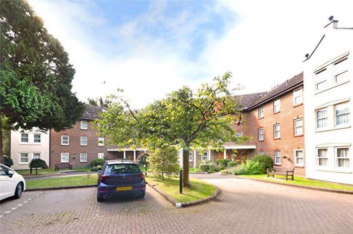 2 Bedroom Apartment For Sale In Great House Court, Fairfield Road, East Grinstead, RH19