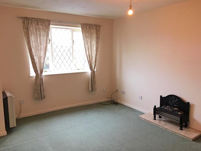 2 Bedroom Apartment To Rent In The Carousels, Burton Upon Trent, DE14