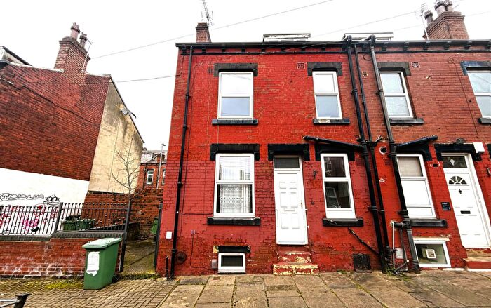 2 Bedroom Terraced House To Rent In Harold View, LS6
