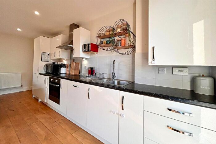 2 Bedroom Flat For Sale In Exchange Close, Aldershot, Hampshire, GU11