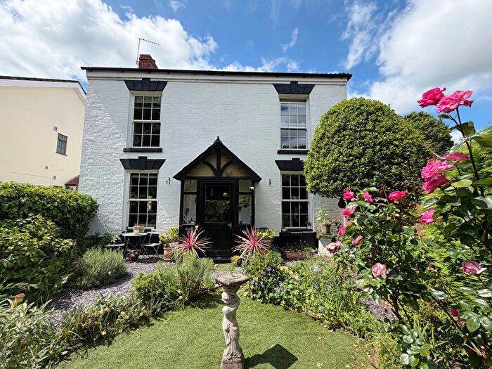 4 Bedroom Detached House For Sale In Warwick Road, Kenilworth, CV8