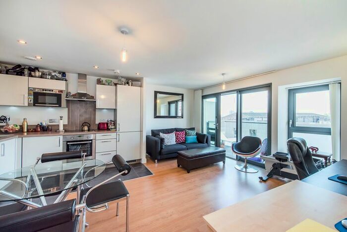 1 Bedroom Flat To Rent In Montreal House, Canada Water, SE16