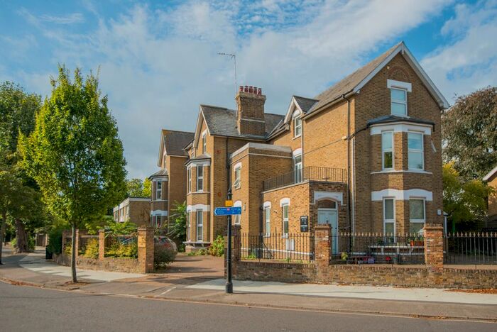 1 Bedroom Flat To Rent In Kew Gardens Road, Richmond, TW9