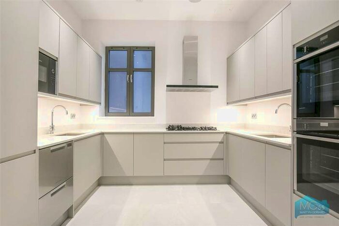 4 Bedroom Apartment To Rent In Green Lane, Hendon, NW4