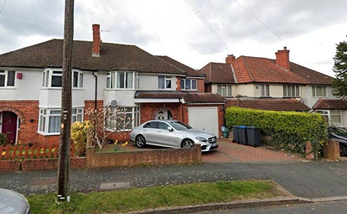 4 Bedroom Semi-Detached House To Rent In Littleheath Road, Croydon, CR2