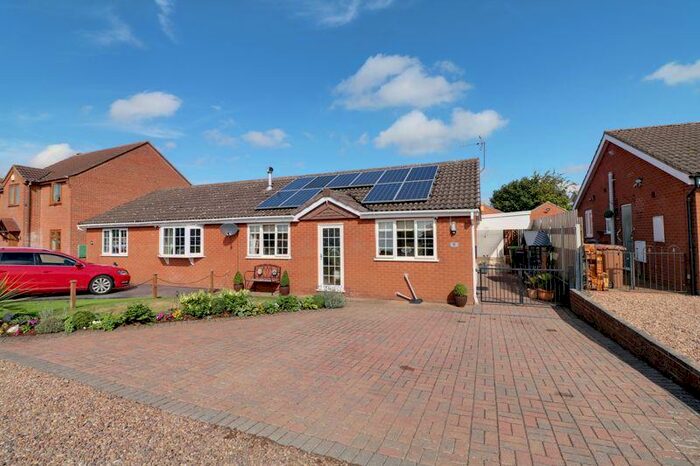 2 Bedroom Semi-Detached Bungalow For Sale In Westland Road, Westwoodside, Doncaster, DN9