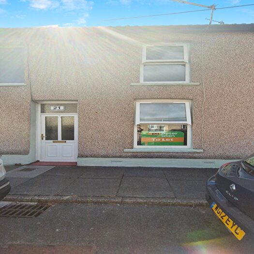 3 Bedroom House To Rent In John Street, Resolven, Neath, SA11