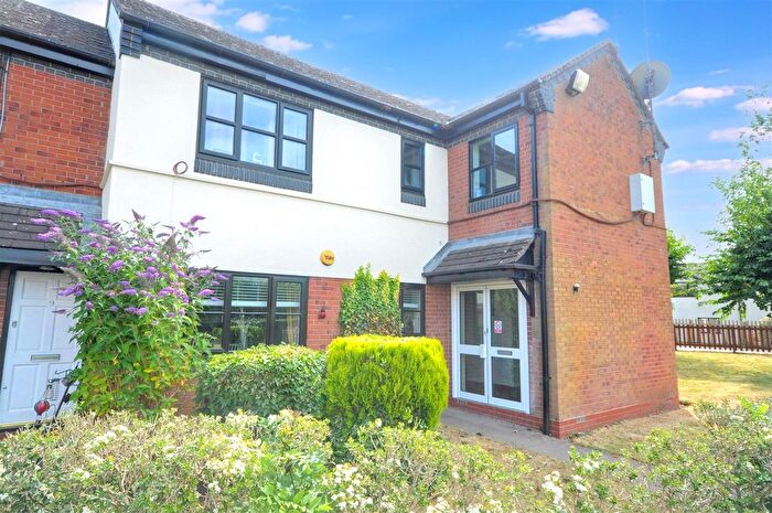 2 Bedroom Flat For Sale In Watersmeet Court, Stone, ST15
