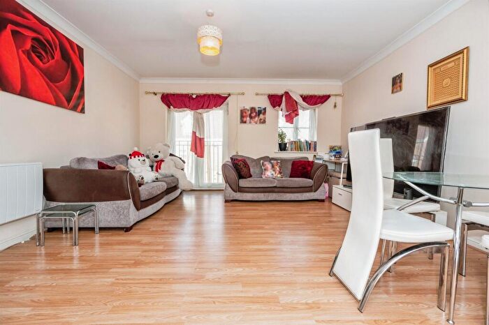 1 Bedroom Flat For Sale In Ambleside, Purfleet-On-Thames, RM19