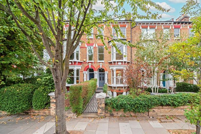 6 Bedroom Terraced House For Sale In St. Georges Avenue, Tufnell Park, N7