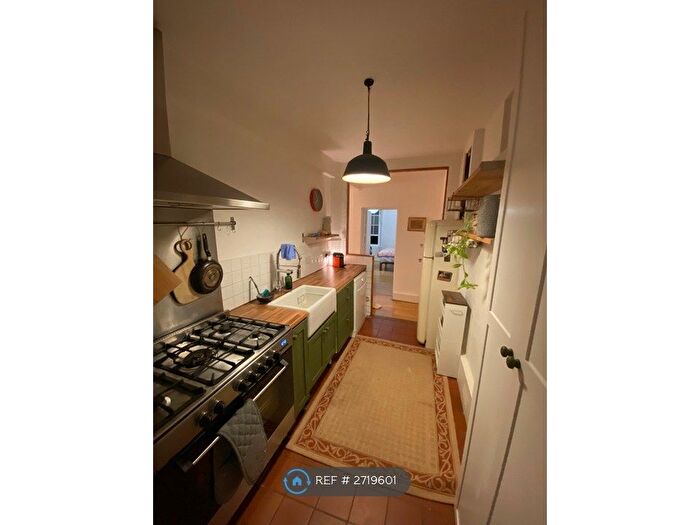 2 Bedroom Flat To Rent In Scott House, London, N7