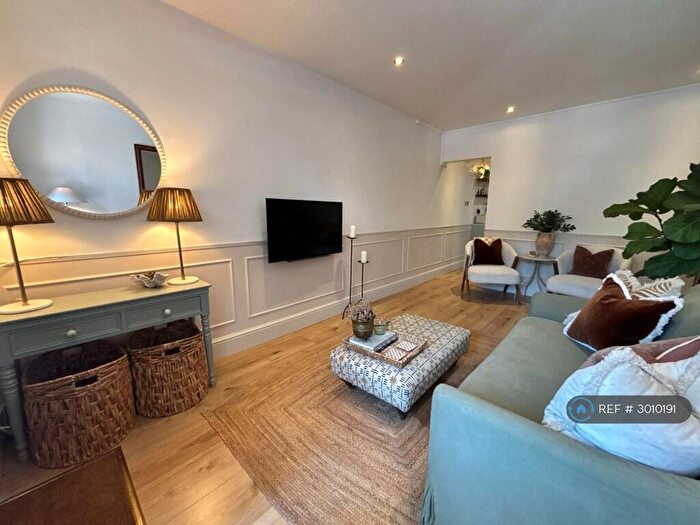 2 Bedroom Flat To Rent In Fleet Road, Fleet, GU51