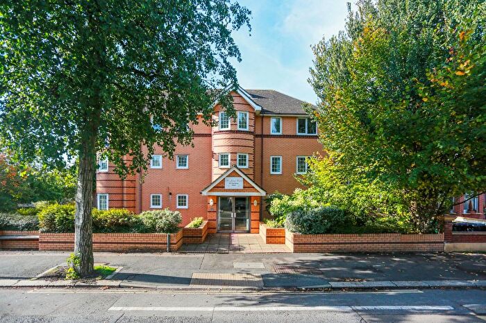 2 Bedroom Flat For Sale In The Drive, Hove, BN3