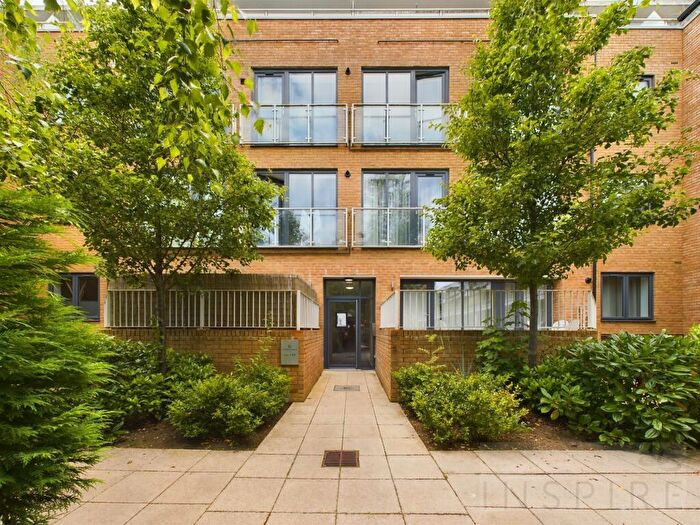 2 Bedroom Flat To Rent In Victoria Road, Horley, RH6