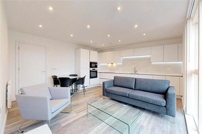 1 Bedroom Flat To Rent In Pearl Apartments, London, SE5