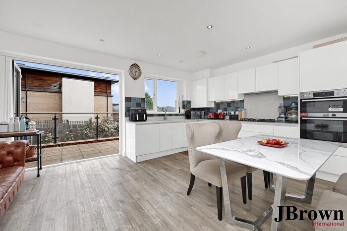 4 Bedroom Detached House For Sale In Henry Darlot Drive, London, London, NW7