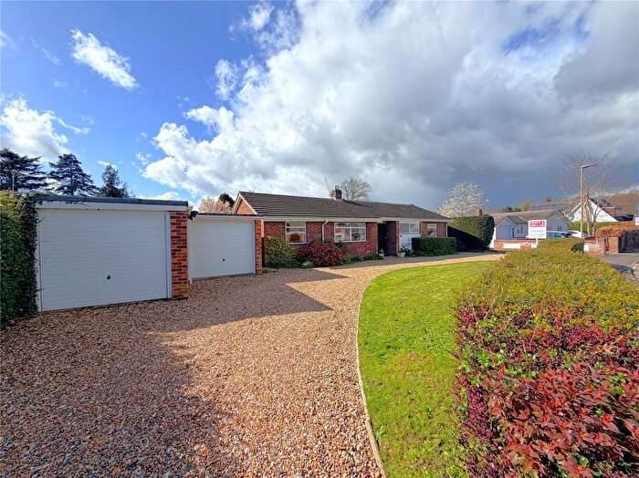 4 Bedroom Detached House For Sale In Makins Road, RG9