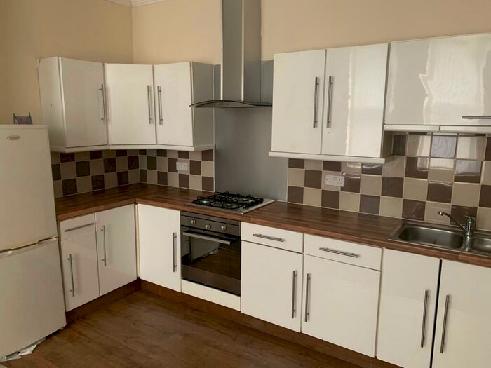 1 Bedroom Flat To Rent In Sheil Road, L6