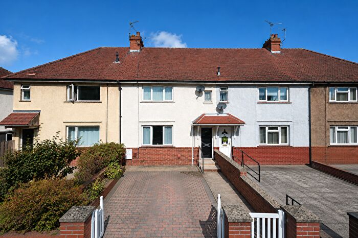 3 Bedroom Terraced House For Sale In Quarry Moor Lane, Ripon, HG4