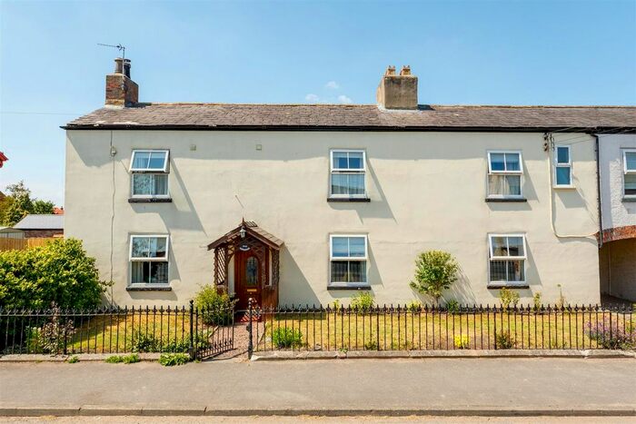 6 Bedroom Semi-Detached House For Sale In North End, Raskelf, York, YO61