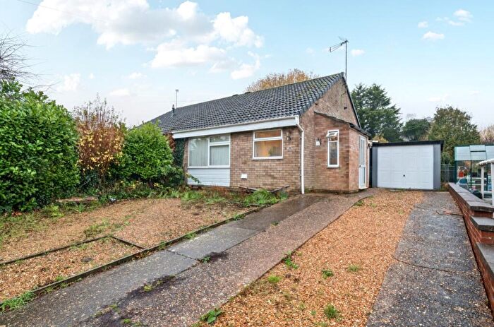 2 Bedroom Semi-Detached Bungalow For Sale In Wroxall Drive, NG31