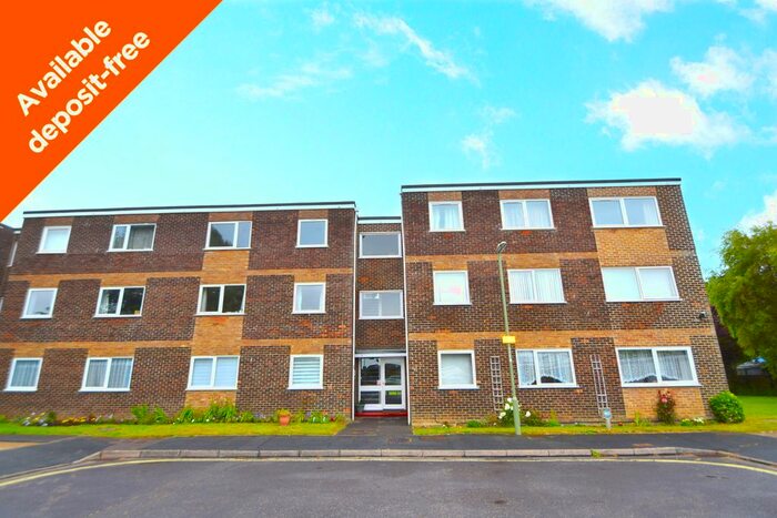 2 Bedroom Flat To Rent In Rails Lane, Hayling Island, Hampshire, PO11